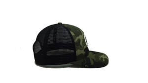 Casquette de camionneur avec logo tissé personnalisé camouflage robuste détail 6 panneaux avec maille casquettes rétro durables chapeau réglable fournisseur OEM du Vietnam - Product Image 4
