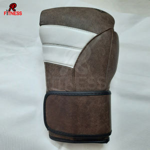 Guantes de Boxeo de Cuero de Alta Calidad 2023 con Cierre de Gancho y Bucle Antideslizante, Opciones Personalizables por RC Fitness Wear - Product Image 2