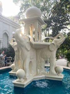 Fuentes de jardín de mármol talladas a mano de primera calidad Tallas de piedra de lujo para una decoración atemporal al aire libre - Product Image 2