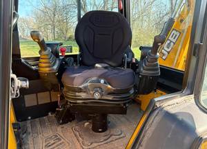 Minicargadora JCB 1CXT 2024 con accesorio para el pulgar-Máquina de construcción compacta, versátil y potente - Product Image 5