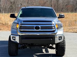 Toyota Tundra Platinum 2017 d'occasion en parfait état, conduite à gauche, 25001-50000 milles - Product Image 2