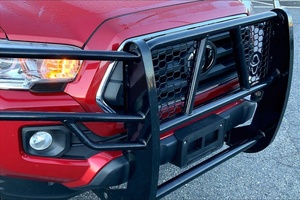 Camionnette 4x4 SR5 2023 d'occasion en excellent état, cabine double, benne courte - Product Image 2