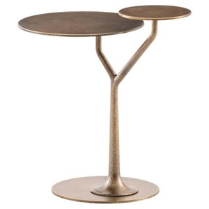 Mesa auxiliar de hierro resistente con tapa texturizada y base angular perfecta para espacios interiores de temática rústica o industrial - Product Image 3