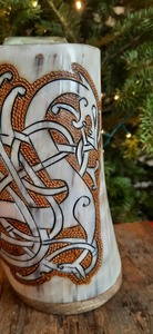 Alta demanda Taza de cuerno estilo vikingo Bebida natural hecha a mano para cerveza o cerveza e hidromiel disponible al mejor precio - Product Image 3