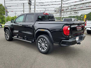 Camioneta GMC Canyon Denali 2023 Usada en Buen Estado, Color Negro Ónix - Product Image 5