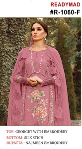 Georgette pakistanaise originale avec travail de broderie Kurtis avec point de soie extensible Pent et broderie Nazmeen Dupatta - Product Image 5