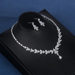 ชุดสร้อยคอเพชรโมอิสสีขาวสำหรับเจ้าสาวชุดเครื่องประดับสร้อยคอและต่างหู - Product Image 2