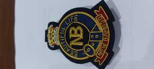 Insignes Wok brodés à la main Emblèmes en polyester avec fil métallique pour étiquettes de vêtement utilisant des techniques tissées - Product Image 6