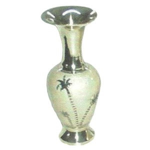 Florero de latón de alta calidad con grabado de acabado blanco y dorado para decoración del hogar Decoración de mesa Florero - Product Image 2