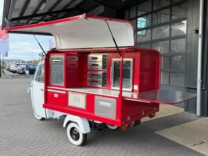 Camion de nourriture électrique Piaggio Ape - 3 roues, carrosserie en acier, style vintage classique - Product Image 2