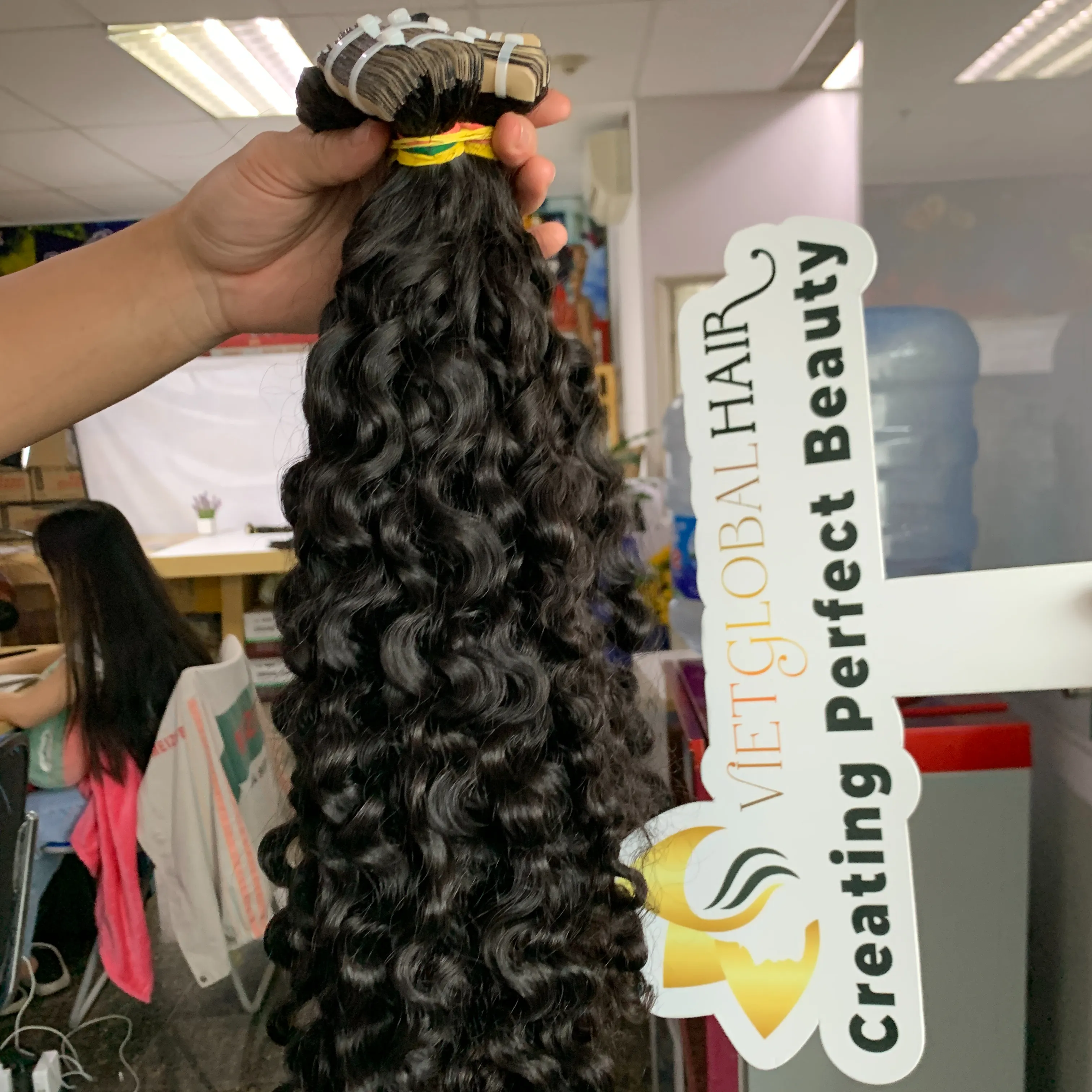 Fita encaracolada birmanesa para cabelo O produto mais vendido, cabelo natural de todas as cores e tamanhos, para meninas vietnamitas