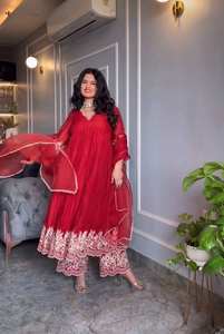 ชุดสูทนักออกแบบ Zulfat คอลเลกชันใหม่พร้อม Plazo และ Dupatta พิมพ์ลายสําหรับขายที่มารีสั่งซื้อจํานวนมาก - Product Image 4