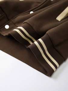 Chaqueta de béisbol universitaria de invierno de estilo urbano para hombre, algodón marrón, sensación de cuerpo ligero para mangas, ajuste de contraste, Varsity 100% algodón - Product Image 4