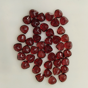 พลอยโกเมนแดงธรรมชาติ 7 มม. ทรงหัวใจ คุณภาพดีที่สุด สำหรับทำเครื่องประดับ - Product Image 3