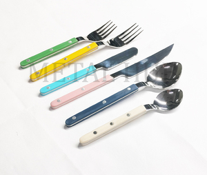 Ensemble de couverts réutilisables Bistrot multicolores en acier inoxydable avec finition argentée polie, service de table 6 pièces pour la cuisine - Product Image 2
