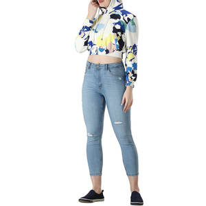 Venta al por mayor de fabricación profesional de las mujeres Crop Top Sudadera con capucha en color sólido Precios razonables Mujeres Crop Hoodie - Product Image 4