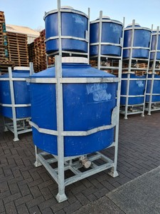 Réservoir IBC en HDPE de 1000 L de haute qualité, neuf, avec cadre en fer, pour le stockage d'eau à la maison ou à la ferme, comprend des vannes, garantie 1 an, à vendre - Product Image 2