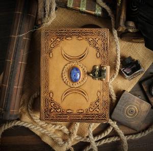 Libro de sombras triple Luna diario grimoire diario en blanco bruja hechizo libro vintage cuero diario brujería suministros - Product Image 2