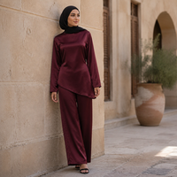 Vente en gros de vêtements modestes Loriya, ensemble abaya élégant en satin deux pièces pour femmes avec tunique asymétrique et pantalon large à poches