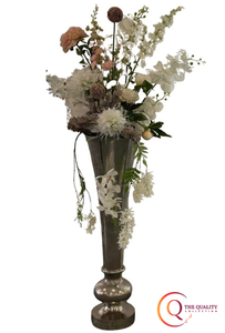 Los jarrones escultóricos combinan arte y elegancia evocando un jarrón de metal con encanto moderno y sensación rústica romántica con producto decorativo - Product Image 3