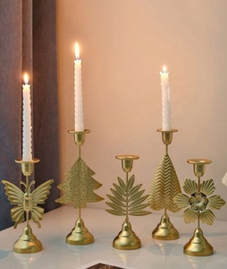 Centre de table de Noël en bois avec des accents de pin en métal et une finition rustique parfaite pour les rassemblements de vacances - Product Image 4