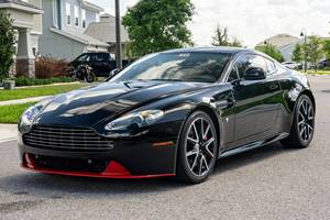 Aston Martin V8 Vantage S Coupé 2012 prêt à être expédié - Product Image 3