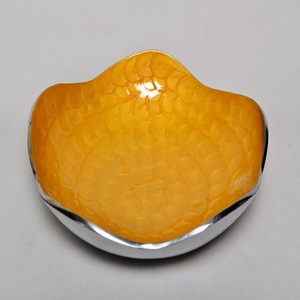 Bol à fruits moderne en aluminium écologique avec décorations émaillées colorées pour utilisation sur table, cadeau d'affaires - Razvi International - Product Image 2