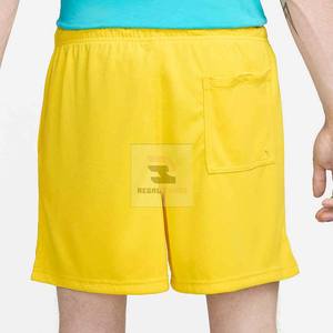 Pantalones cortos de gimnasio deportivos informales para hombre con cintura elástica y bolsillos patrón sólido ecológico - Product Image 3