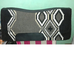 ชุดอานม้าแบบตะวันตกทำด้วยมือพร้อมปลอกคอบังเหียนม้าและหนังที่ออกแบบเครื่องมือที่สมบูรณ์แบบสำหรับการแข่งกระบอก - Product Image 1