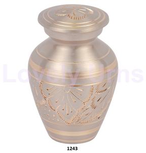 กล่องกำมะหยี่ของชำร่วยทำจากทองเหลืองขนาดเล็กกล่องของขวัญแกะสลักทองคำขาว - Product Image 1