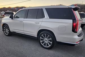 Escalade Premium Luxury Platinum 4WD d'occasion 2023 ~11 200 miles Diesel Turbo Conduite à gauche Compatible Super Cruise Léger - Product Image 4