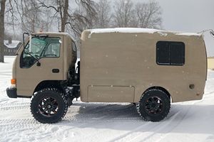 Meilleure vente - NOUVEAU Modèle moderne - Isuzu NPR 4x4 2004 prêt à être expédié, livraison porte-à-porte - Product Image 2