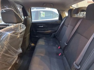 Yaris YX 2023 Usado, Sedán Multicolor, Volante a la Izquierda/Derecha, Caja de Cambios Automática, Híbrido Eléctrico, Cuero de Alta Calidad - Product Image 3