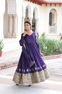 Vestido Salwar Kameez / Anarkali Tradicional de 3 Metros de Largo con el Diseño Más Atractivo, a Precio de Mayoreo de SIE 2026 - Product Image 4