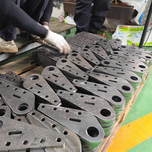 Fabrication d'acier spécialisée Travail des métaux personnalisé Gravure au laser Soudage et production de composants de précision - Product Image 3