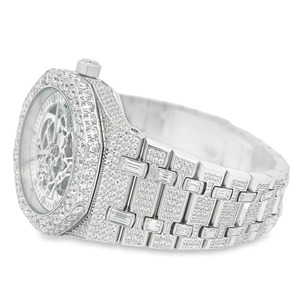 Montre de luxe hip-hop de qualité export, sertie de diamants blancs, pour hommes et femmes, pour les fêtes et le port quotidien, disponible à un prix abordable - Product Image 2