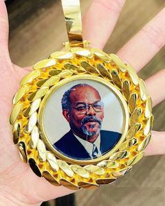 Colgante de memoria VVS helado chapado en oro para hombre, collar con abalorio de cara 3D de Hip Hop personalizado, regalo de cumpleaños - Product Image 1