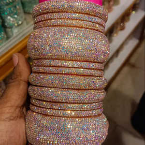 Élégants bracelets de travail en pierre en alliage de zinc rubis fabriqués à la main | Bijoux Kundan de créateur pour femmes pour les mariages, les fêtes et les vêtements de tous les jours - Product Image 1