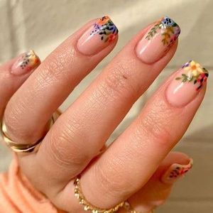 Venta al por mayor 24 piezas ABS Little Flower Design Press-On Finger Nails ABS <span class=keywords><strong>Uñas</strong></span> postizas con caja de embalaje y pegamento para <span class=keywords><strong>uñas</strong></span> Precio de fábrica - Product Image 1