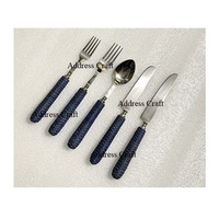 Ensemble de couverts de fête en acier inoxydable 18/8 poli miroir avec manche en rotin tressé, comprenant cuillère, fourchette et couteau - Prix de gros