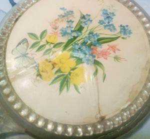 Miroir à main en résine avec finition lisse et brillante, parfait pour un usage quotidien, le maquillage ou des fins décoratives, ajoutant une touche élégante - Product Image 2