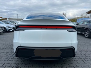 USADO 2025 Tesla Model Y Potencia-217kW (299hp) Combustible-Eléctrico Capacidad de la Batería-60kWh Eje-2 Transmisión Automática Volante a la Izquierda - Product Image 6