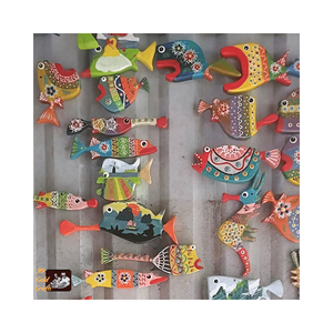 Décor de poisson en bois au meilleur prix: Fabriqué à la main et unique, parfait pour votre entreprise de notre artiste expérimenté - Product Image 4