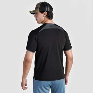 เสื้อยืด Turbo (สีดำ) ผ้าฝ้ายออร์แกนิค 100% ผสมโพลีเอสเตอร์ 300 กรัม เนื้อผ้าเจอร์ซีย์ระบายอากาศดี ปักโลโก้ตัวอักษร ทรงหลวม สวมใส่สบาย - Product Image 2