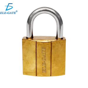 Lucchetto in Ferro con Chiave e Gancio Corto 63mm, Cilindro in Ottone Realizzato in Acciaio - Product Image 1