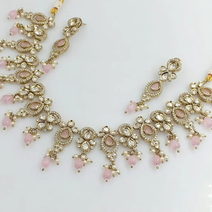 ENSEMBLE DE BIJOUX INDIENS TRADITIONNELS ET À LA MODE EN CUIVRE ENSEMBLE DE BIJOUX DE MARIAGE POUR FEMMES BOUCLES D'OREILLES ET COLLIER - Product Image 1