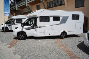 Autocaravana de lujo Platinum 2022 Kna us Wa ve 650 usada - Product Image 4