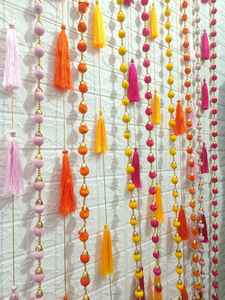 Guirnaldas de Borlas Multicolores Brillantes, Juego de 10, 20, 30, 40, 50 para Bodas Indias, Haldi, Mehndi, Borlas de Seda Coloridas - Product Image 4