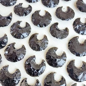 สร้อยคอหินรักษาแบบหัวลูกศรแบบออบซิเดียนสุดหรูสำหรับการทำความสะอาดและการปกป้องพลังงาน - Product Image 4