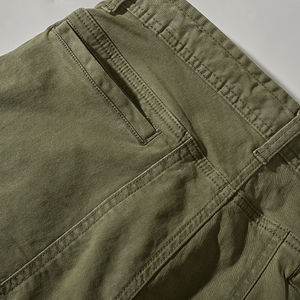 Bermudas holgadas con diseño de hojas de verano para hombre - Product Image 3